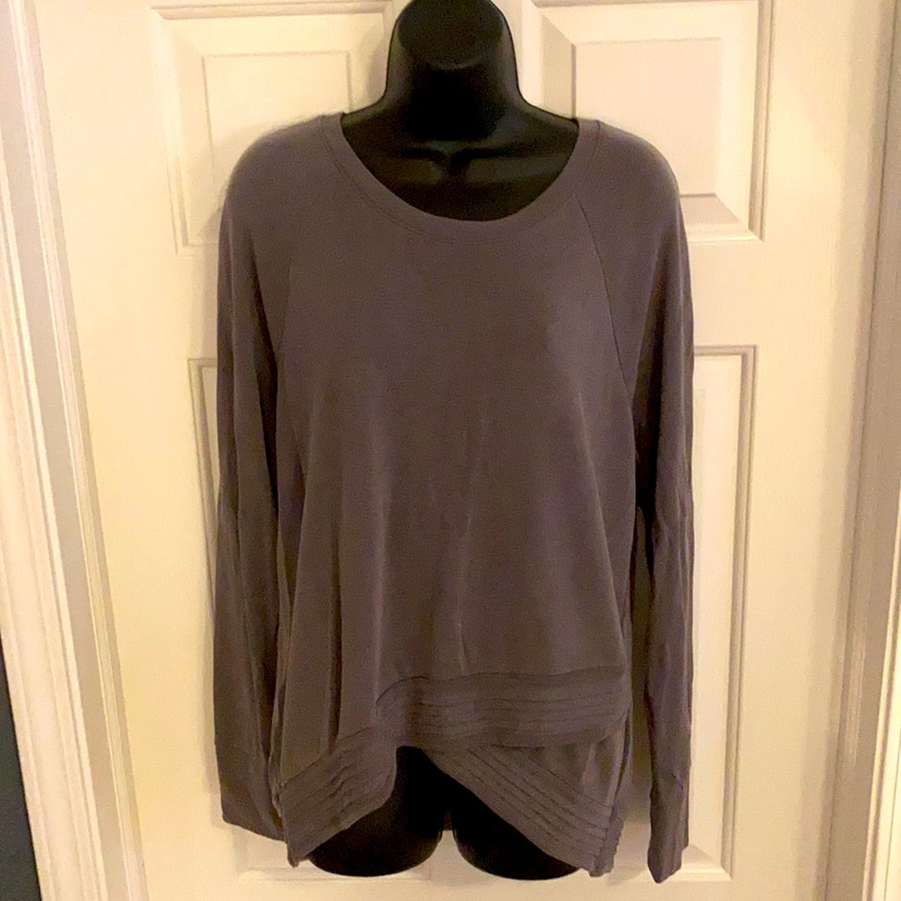 Athleta top, gray purple. Size L